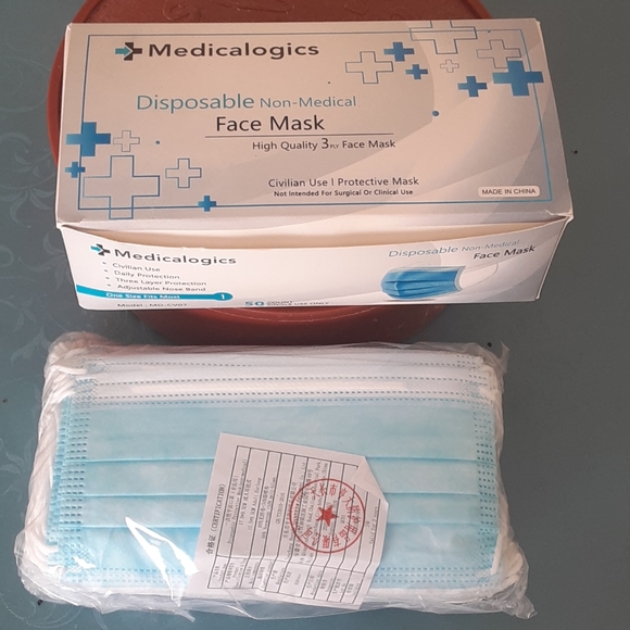 200 PCS Face Mask Medical Surgical Dental Disposable - Picture 5 of 9
